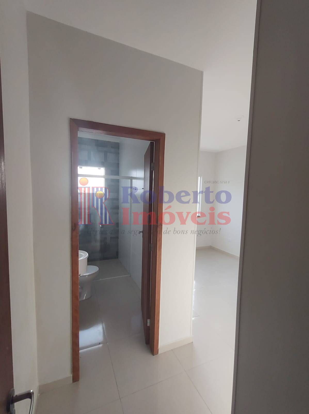 Casa à venda com 2 quartos, 81m² - Foto 3