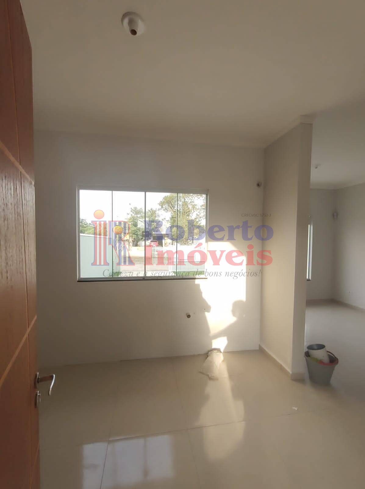 Casa à venda com 2 quartos, 81m² - Foto 2