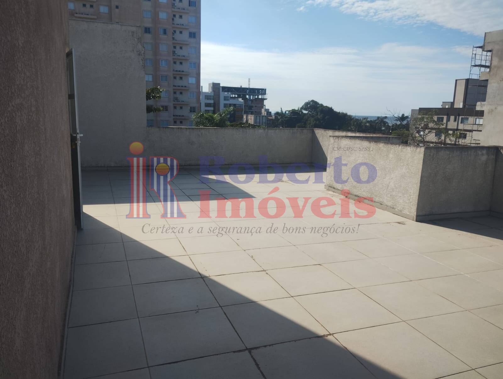 Apartamento à venda com 3 quartos, 180m² - Foto 3