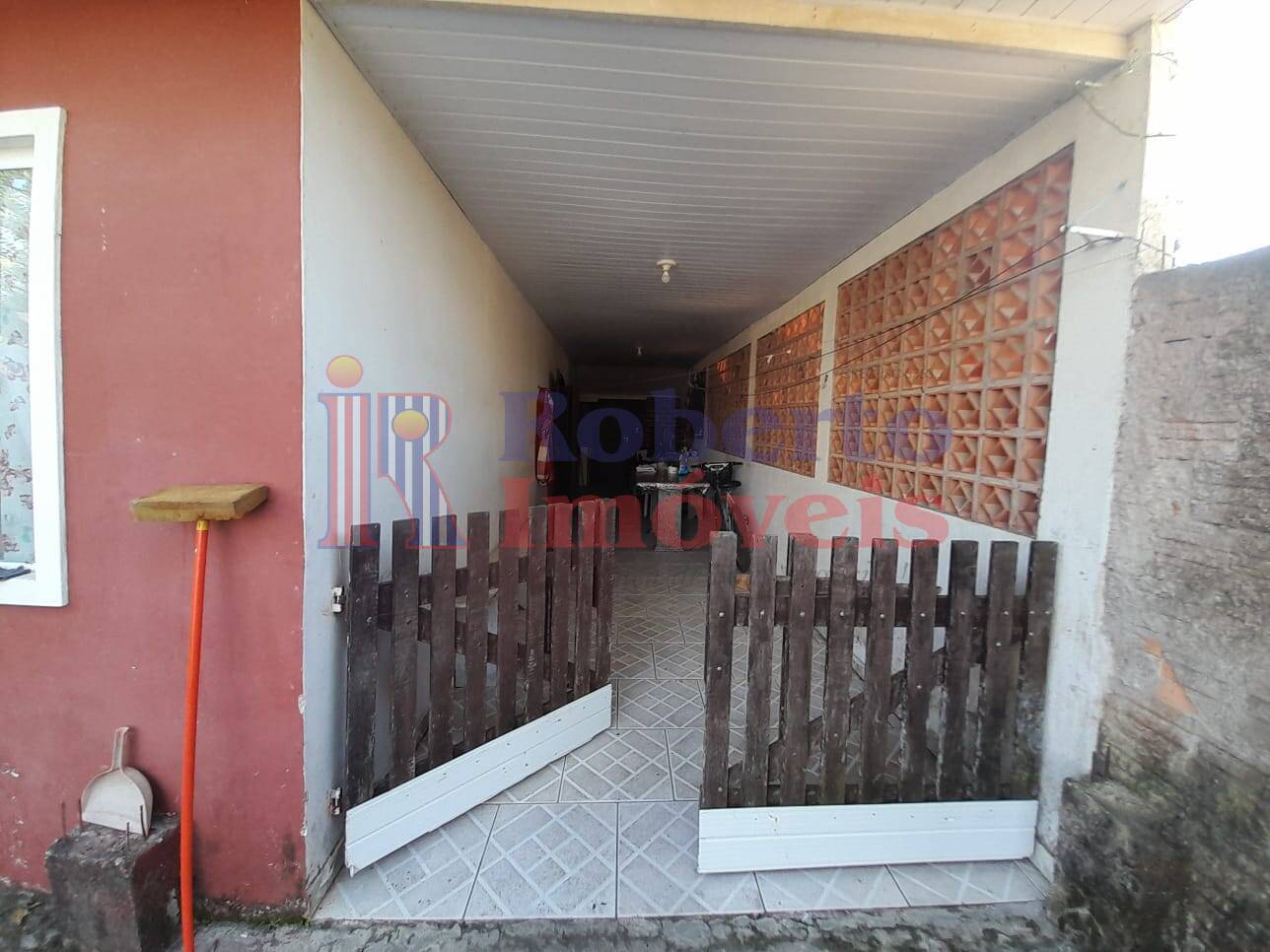 Casa à venda com 4 quartos, 179m² - Foto 2