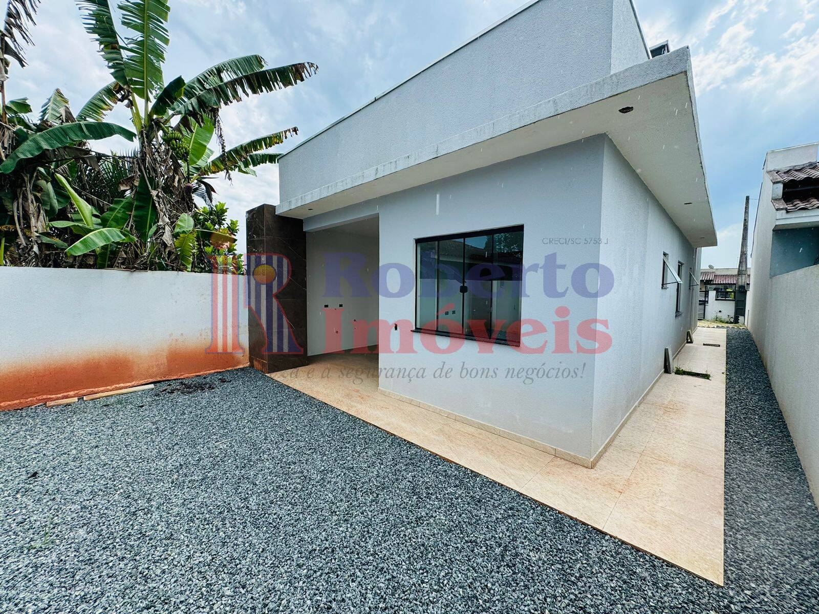 Casa à venda com 3 quartos, 87m² - Foto 4